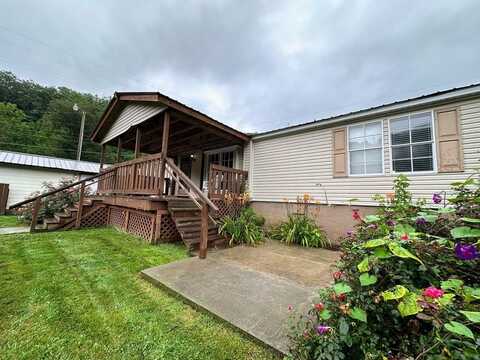 80 Shadybrook Road, OCEANA, WV 24870