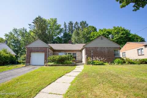 106 Sampson Pkwy, Pittsfield, MA 01201