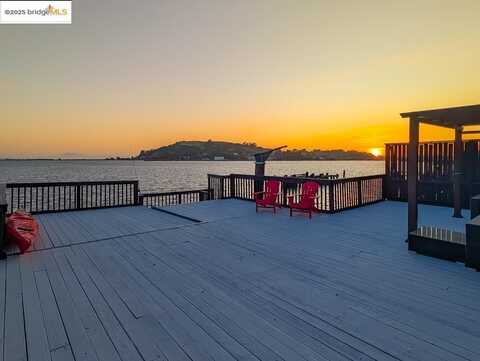 8 Sandy Beach Road, Vallejo, CA 94590