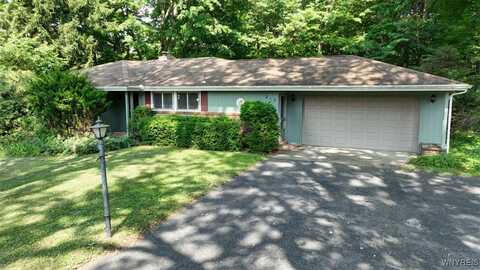 215 Hilltop Drive, Elma, NY 14059