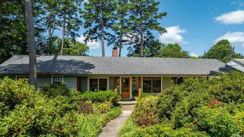 38 Pine Manor Drive, Little Rock, AR 72207