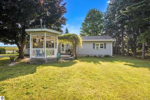 10892 E MURRAY COURT, SUTTONS BAY, MI 49682