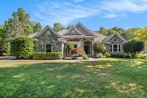 2561 HUNTER GREEN COURT SE, GRAND RAPIDS, MI 49546