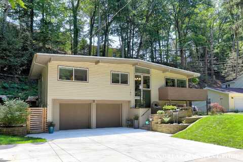 140 GRAND AVENUE, GRAND HAVEN, MI 49417