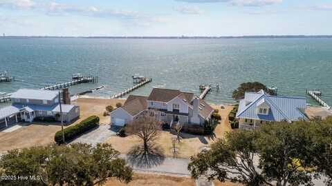 4319 Coral Point Road, Morehead City, NC 28557