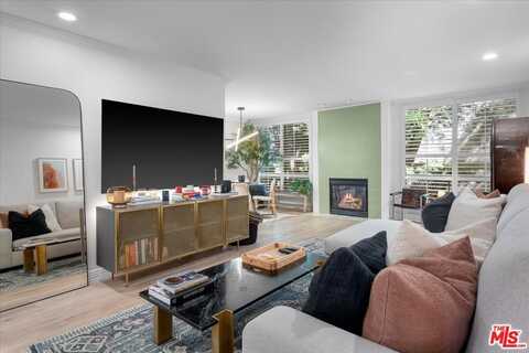927 N Kings Rd, West Hollywood, CA 90069