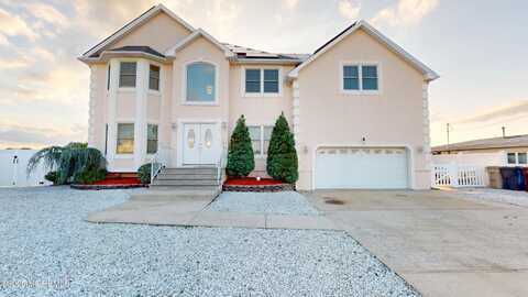 11 Drake Drive, Bayville, NJ 08721