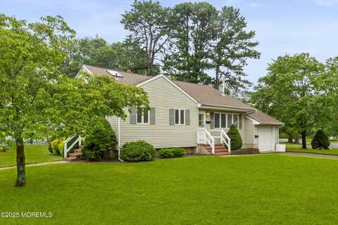 32 Branch Road, Oakhurst, NJ 07755