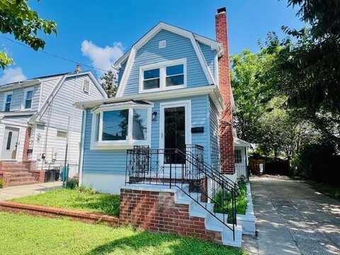 6 Pershing Avenue, Valley Stream, NY 11581