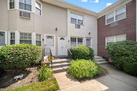2413 Wilshire Lane, Oakdale, NY 11769