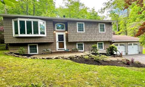 1179 E Mombasha Road, Monroe, NY 10950