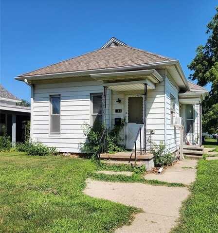 142 14th Avenue SW, Cedar Rapids, IA 52404