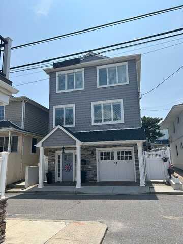 190 Oceanview Street, Long Beach, NY 11561