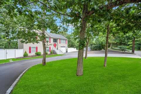 655 Whiskey Road, Ridge, NY 11961