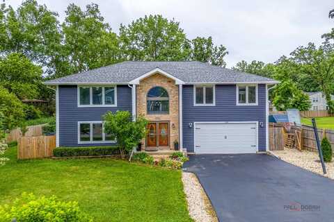 520 Quassey Avenue, Lake Bluff, IL 60044