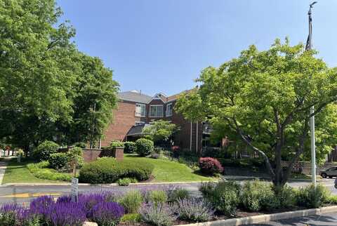 805 Leicester Road, Elk Grove Village, IL 60007