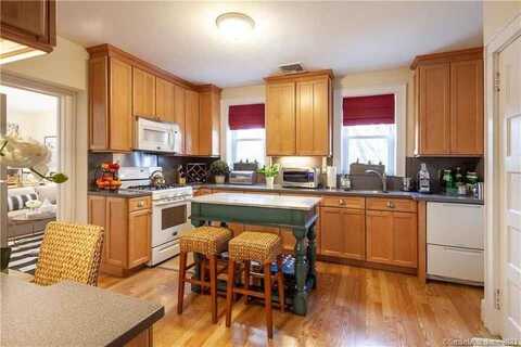 26 Ledge Avenue, New Canaan, CT 06840