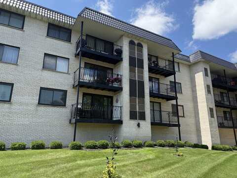 6950 W Forest Preserve Drive, Norridge, IL 60706