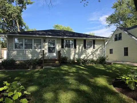 1818 S 4th Place, Saint Charles, IL 60174