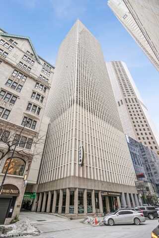 100 E Walton Street, Chicago, IL 60611