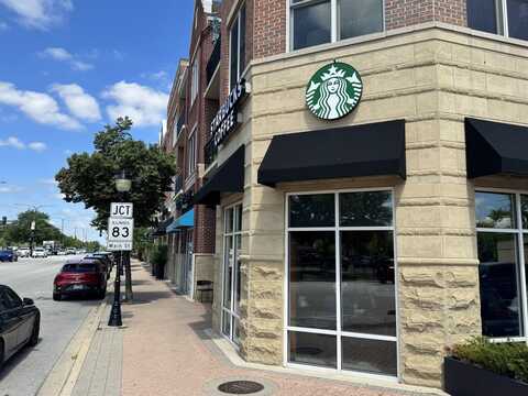 40 E Northwest Highway, Mount Prospect, IL 60056
