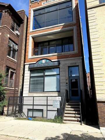 1038 W Waveland Avenue, Chicago, IL 60613