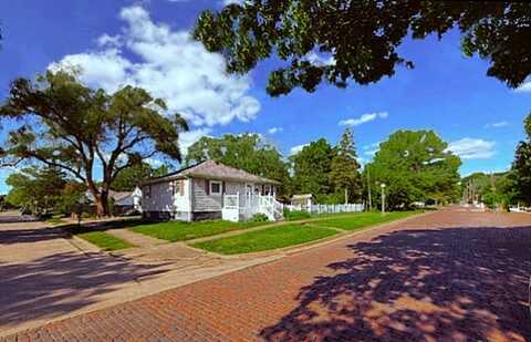 902 E Illinois Street, Urbana, IL 61801