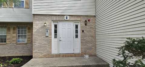 1 Acorn Lane, Lake In The Hills, IL 60156