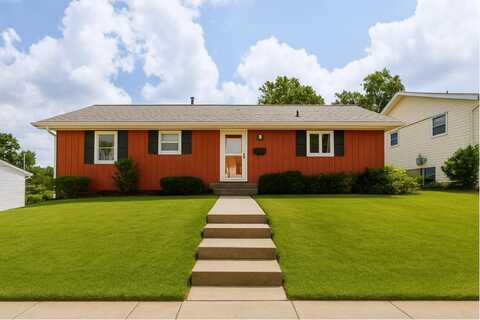 1752 Sharon, Dubuque, IA 52002