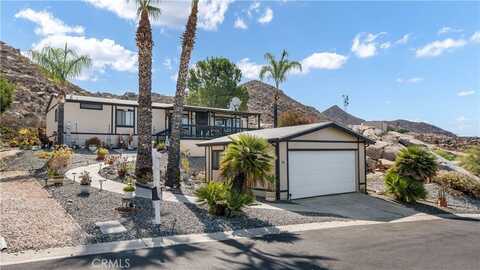 1536 S State Street, Hemet, CA 92543