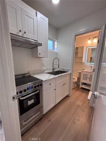 9 Angell St, Irvine, CA 92612