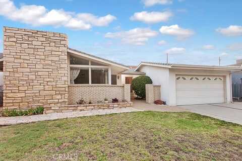 6913 Bevis Avenue, Van Nuys, CA 91405