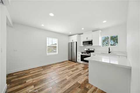 521 78th W, Los Angeles, CA 90044