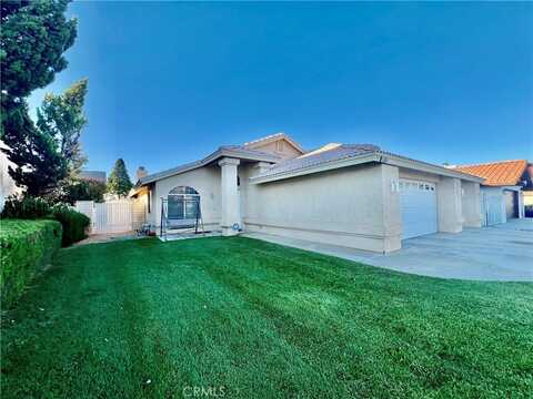 17980 Lakeview Drive, Victorville, CA 92395