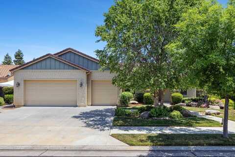 1977 Dara Avenue N, Clovis, CA 93619
