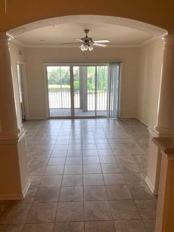 8290 W GATE Parkway W unit: 207, Jacksonville, FL 32216