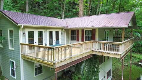 88 Vistawilla Dr., Glenville, NC 28736