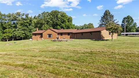 4015 Lace Road NW, Malvern, OH 44644