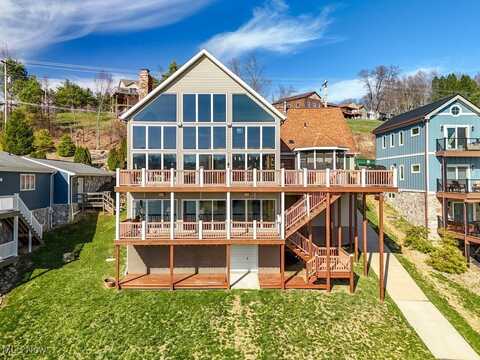 376 E Mohawk Drive, Malvern, OH 44644