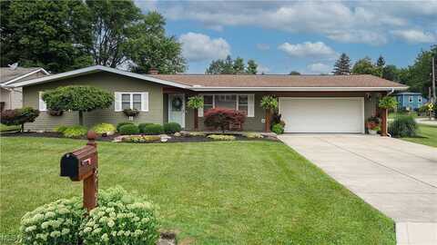 8075 Crestwood Drive, Garrettsville, OH 44231