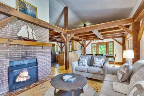 658 Johnson Spooner Road, Castleton, VT 05735