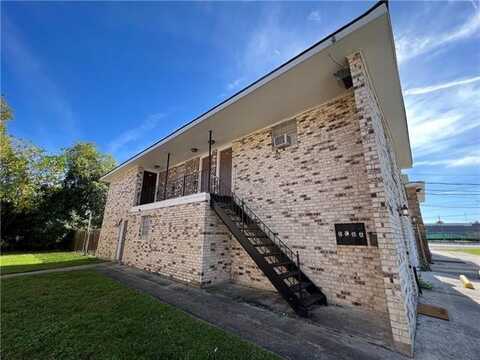 2005 PLAZA Drive, Chalmette, LA 70043