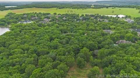 N 206th East Avenue, Owasso, OK 74055