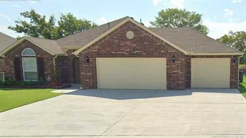 27620 E 113th Street, Coweta, OK 74429