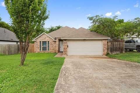 826 Tuskegee Street, Grand Prairie, TX 75051