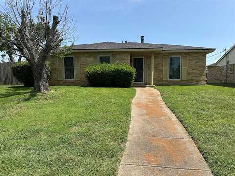 617 Faye Street, DeSoto, TX 75115