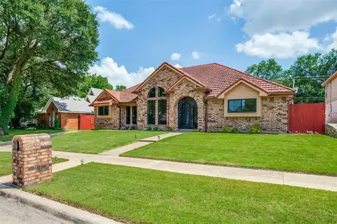 709 Evergreen Drive, Hurst, TX 76054