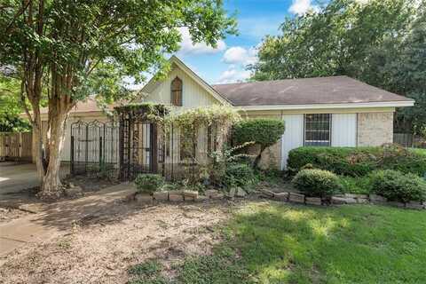 413 Texas Avenue, Hewitt, TX 76643