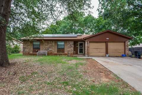 121 Quail Creek Drive, Crowley, TX 76036