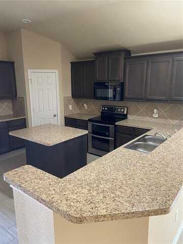 2824 Adams Fall Lane, Fort Worth, TX 76123